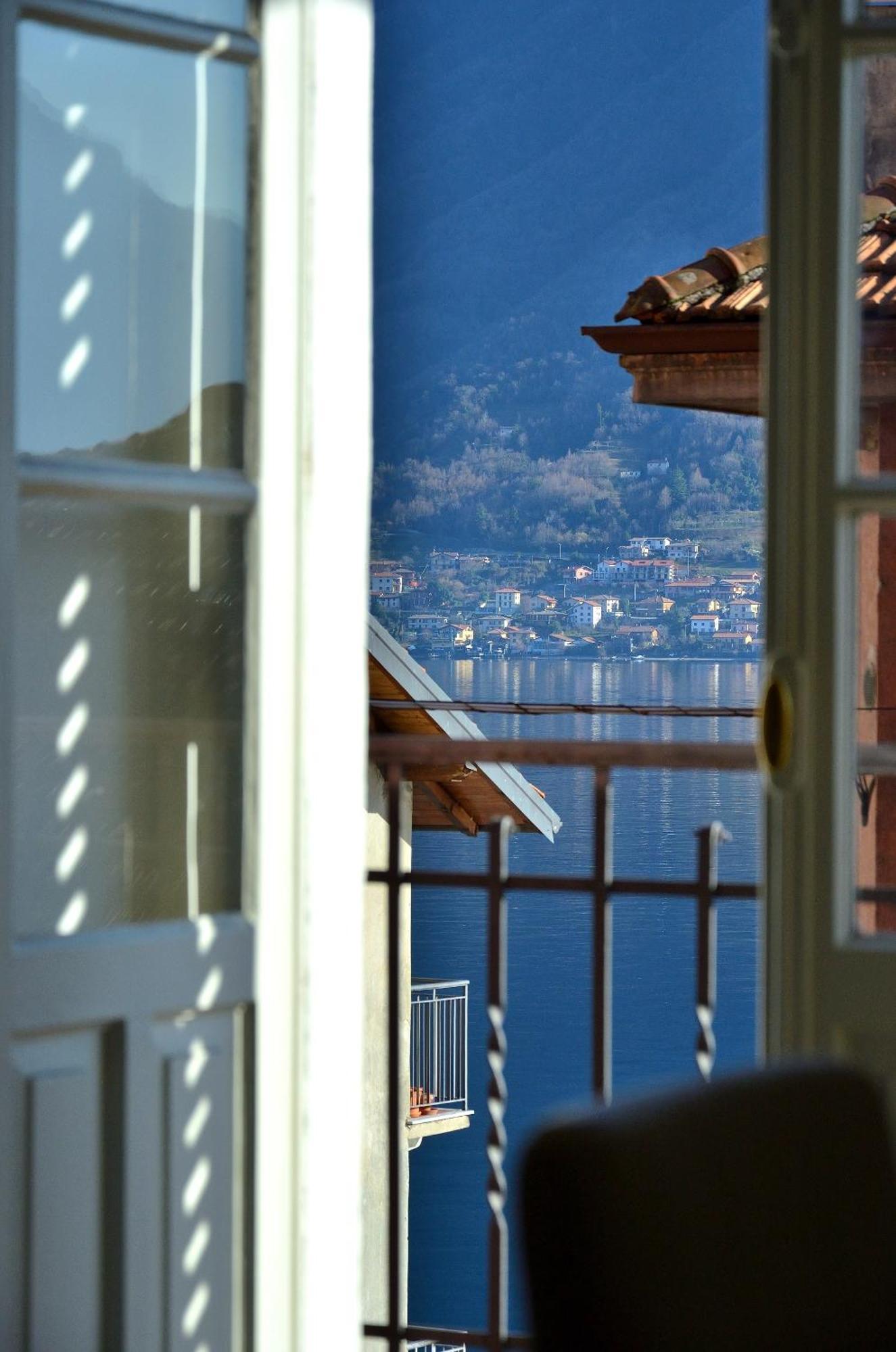 The Romantic Village House - Apartments With Lake View Colonno 外观 照片