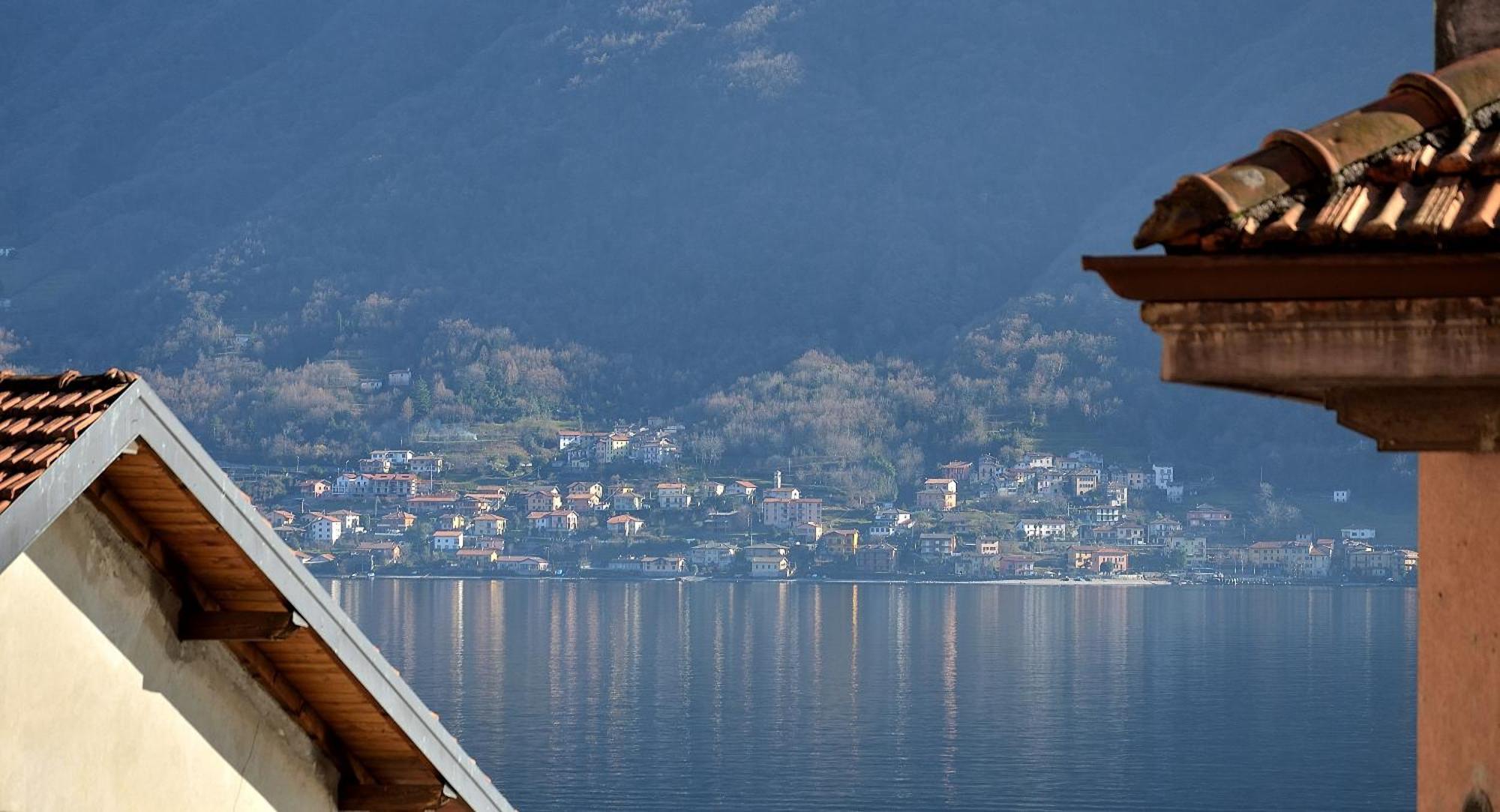The Romantic Village House - Apartments With Lake View Colonno 外观 照片