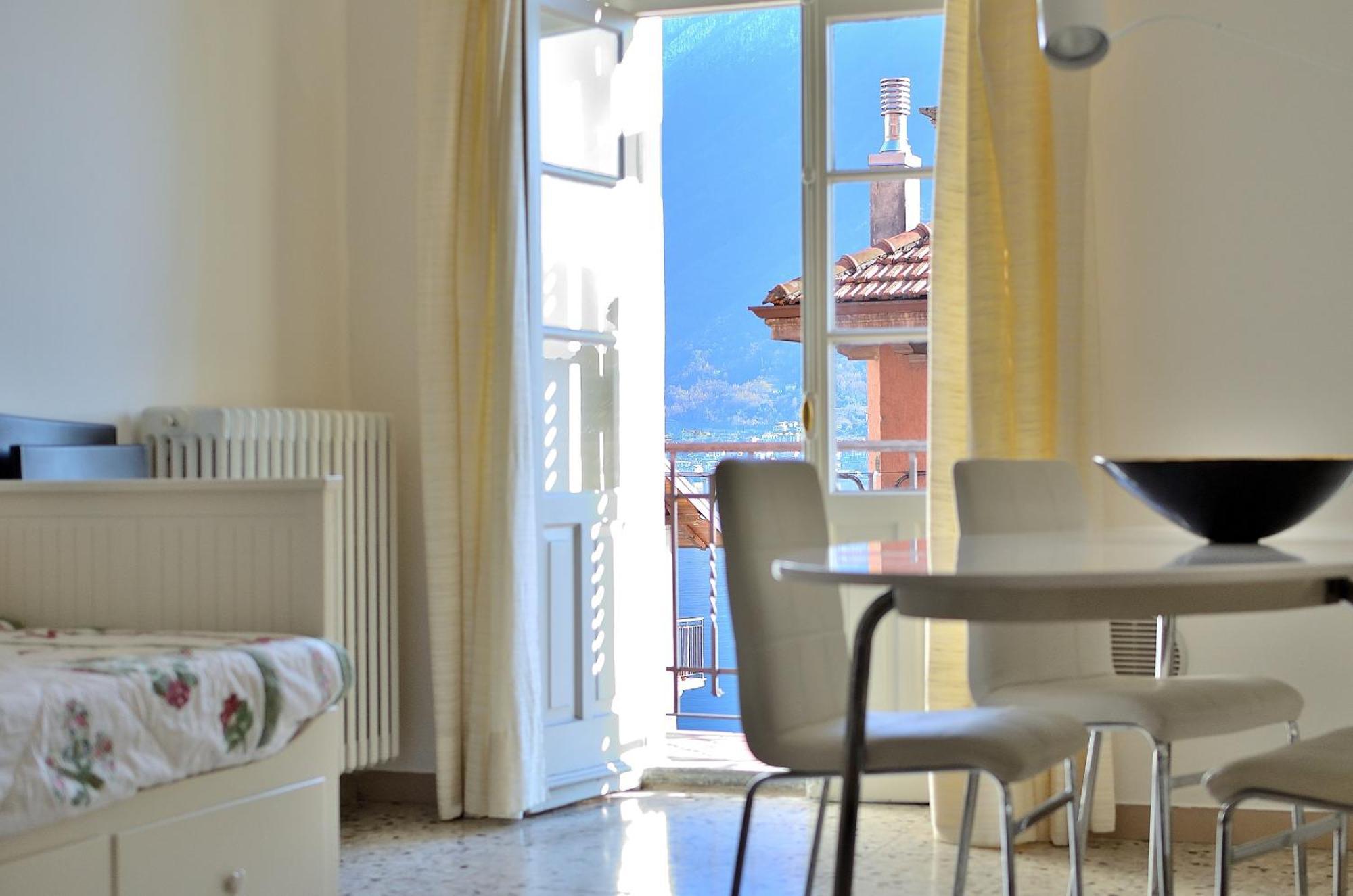 The Romantic Village House - Apartments With Lake View Colonno 外观 照片